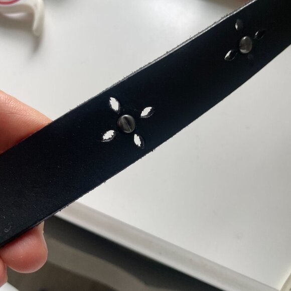 Gap Leather Cutout Floral Studded Belt Women's XS Black Western Classic Everyday - Picture 8 of 8